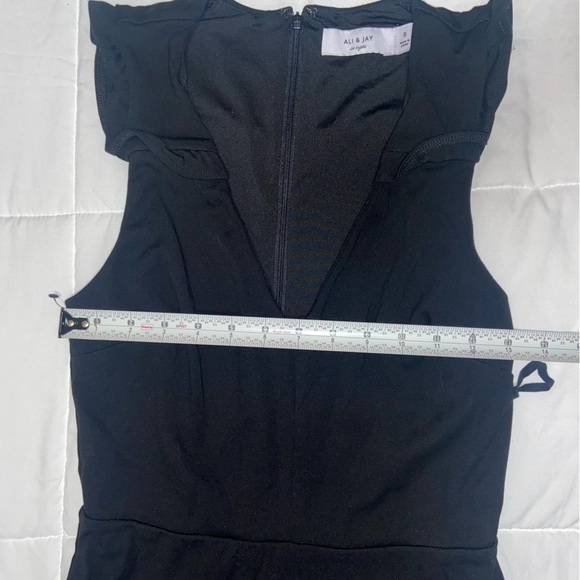 Ali & Jay Ruffle Tiered Mini Dress Size Small Black Dress - Picture 4 of 6